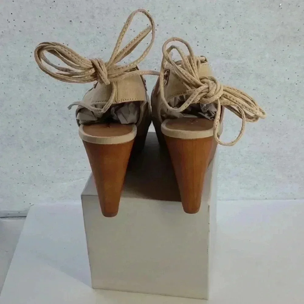 Qupid platform's strappy sandals nwob